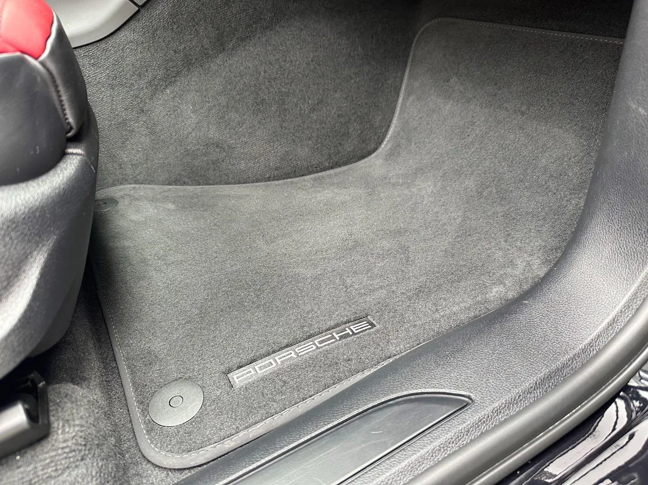 Porsche Macan (Imported) 2023 Macan 2.0T Automatic Gear 23