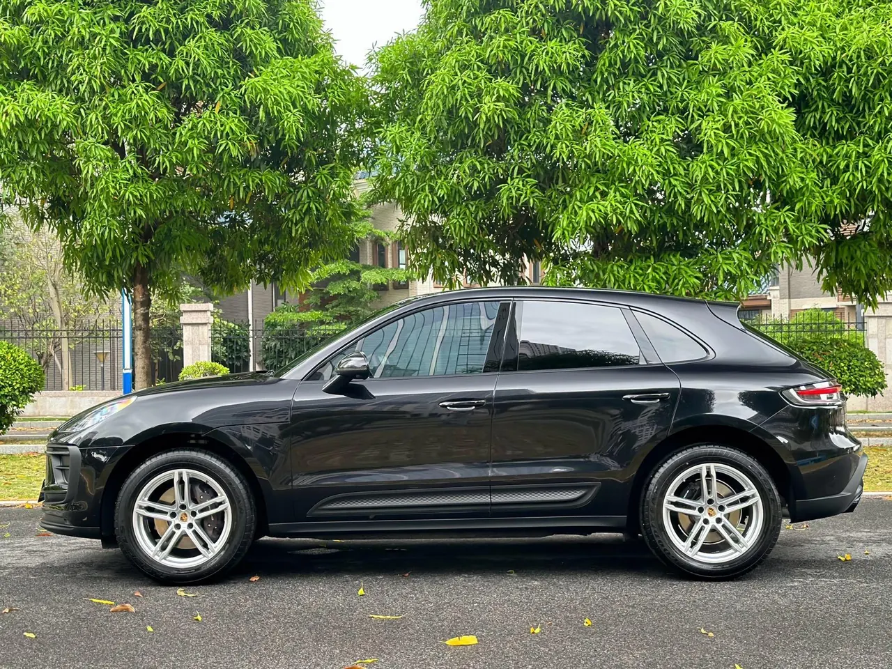 Porsche Macan (Imported) 2023 Macan 2.0T Automatic Gear 4