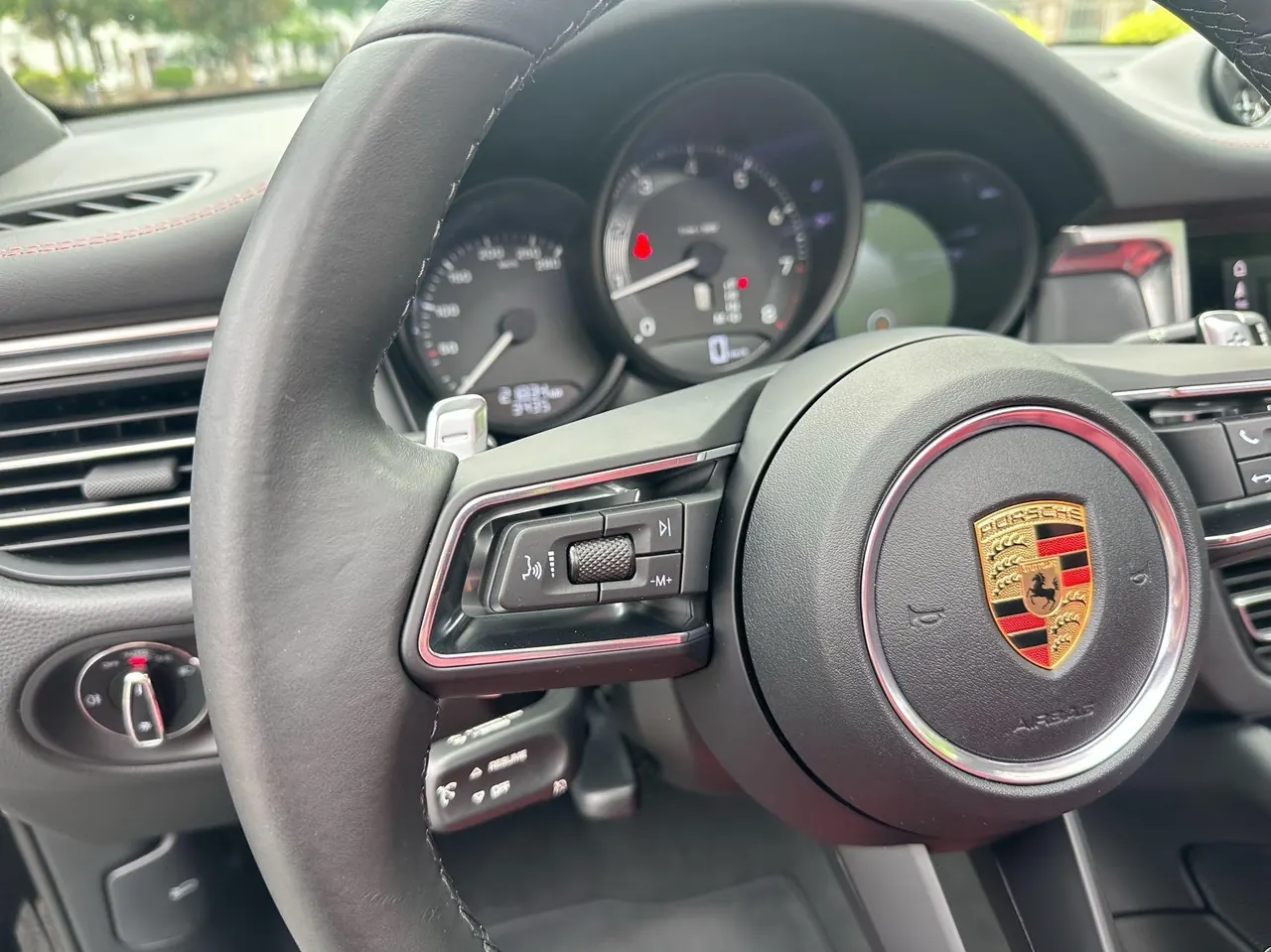 Porsche Macan (Imported) 2023 Macan 2.0T Automatic Gear 9