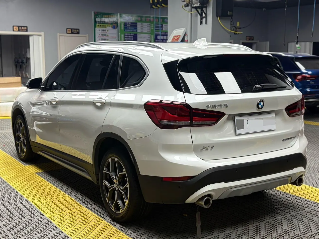 BMW 2022 X1 sDrive20Li 1.5T exclusive automatic gear 2