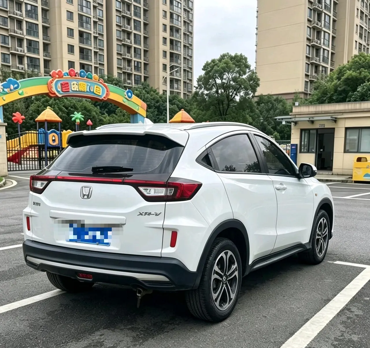 Honda 2021 XR-V 1.5 Stepless Deluxe Edition Automatic Gear 3