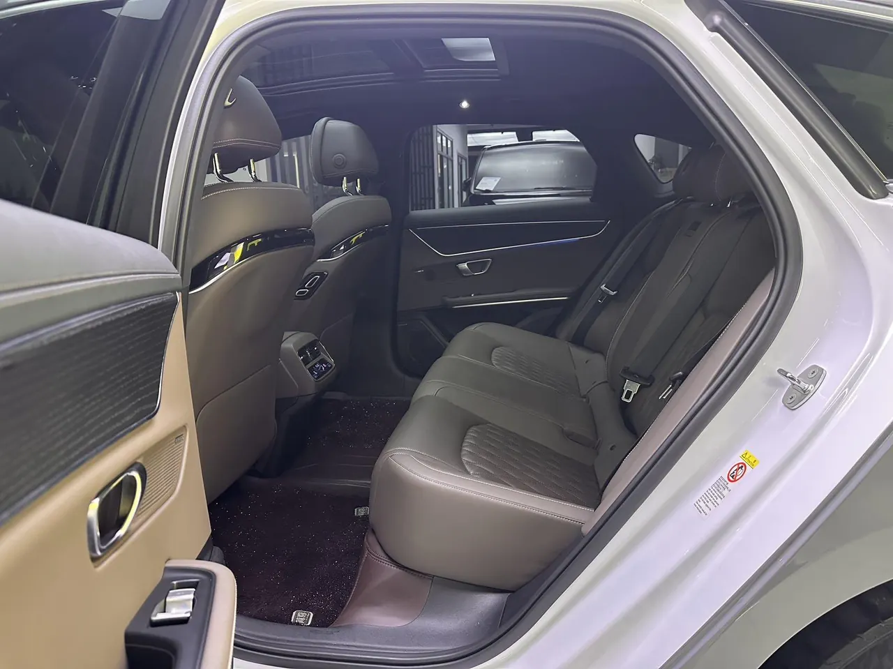 BYD 2020 Han Super Long Endurance Edition Noble Automatic Transmission 5
