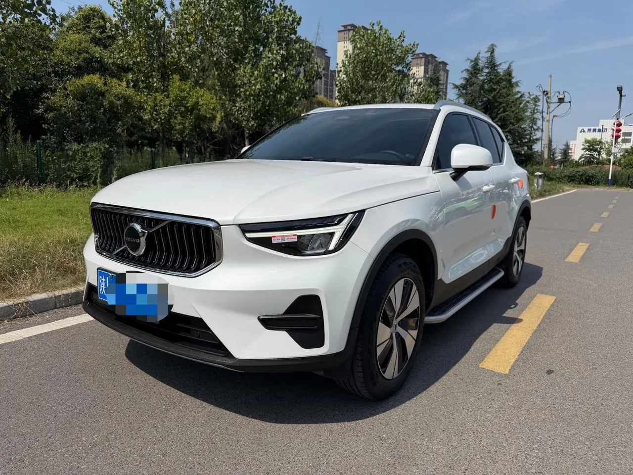 Открыть галерею: Volvo 2024 XC40 48V 2.0T B3 Zhiyuan Deluxe Edition Automatic Gear