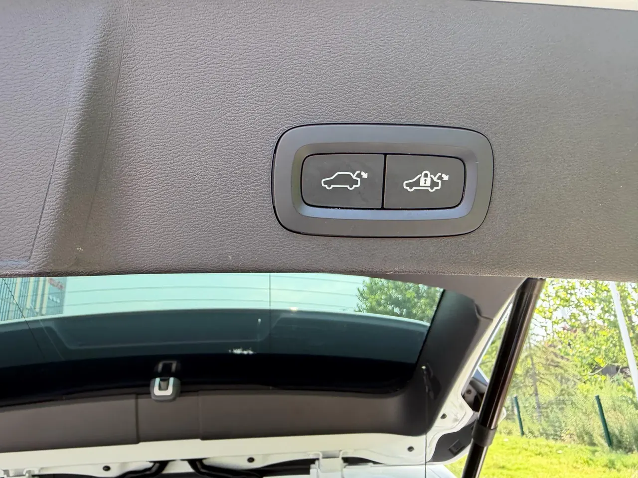 Volvo 2024 XC40 48V 2.0T B3 Zhiyuan Deluxe Edition Automatic Gear 10