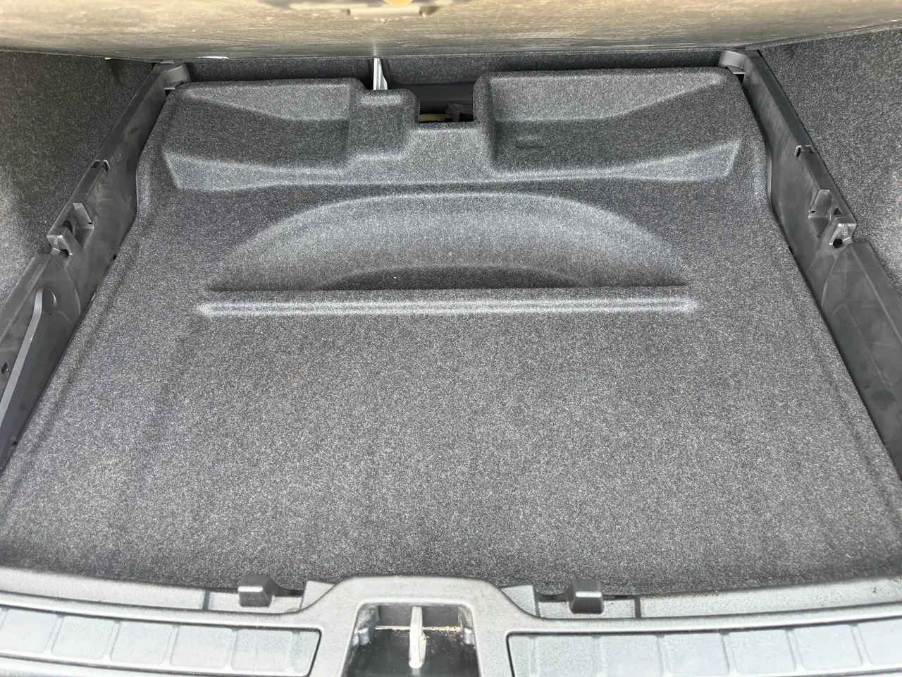 Volvo 2024 XC40 48V 2.0T B3 Zhiyuan Deluxe Edition Automatic Gear 11