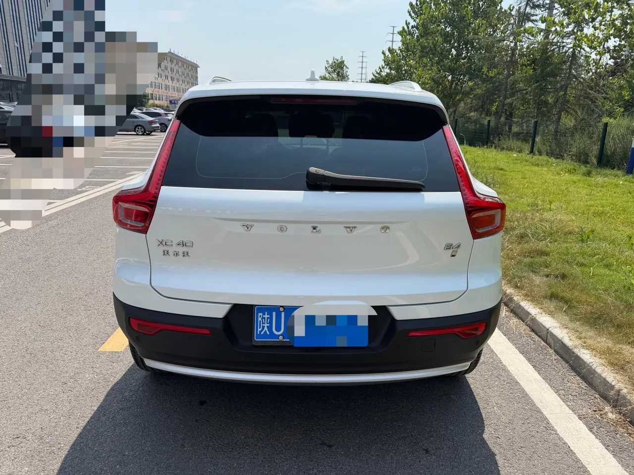 Volvo 2024 XC40 48V 2.0T B3 Zhiyuan Deluxe Edition Automatic Gear 16