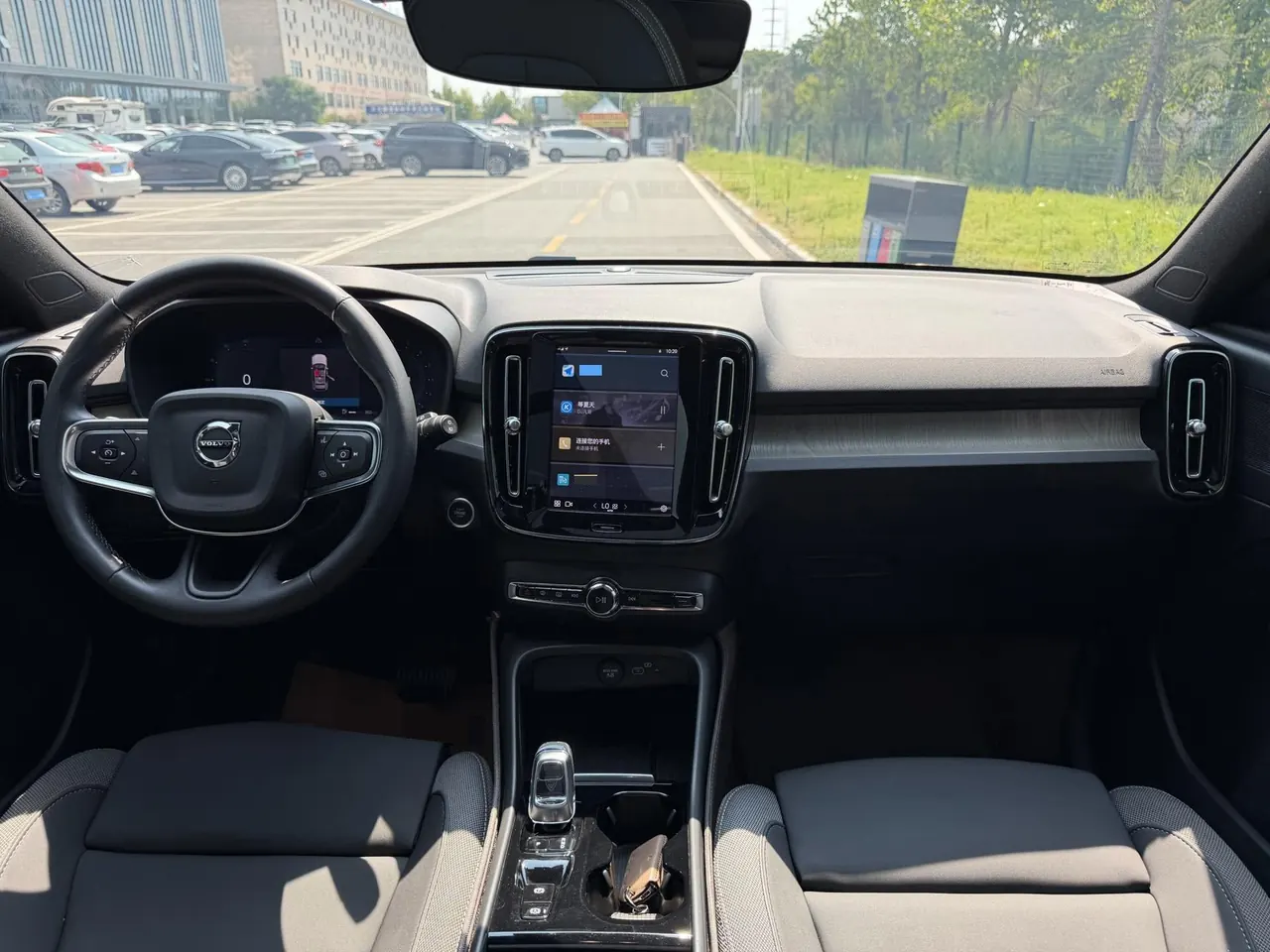 Volvo 2024 XC40 48V 2.0T B3 Zhiyuan Deluxe Edition Automatic Gear 3