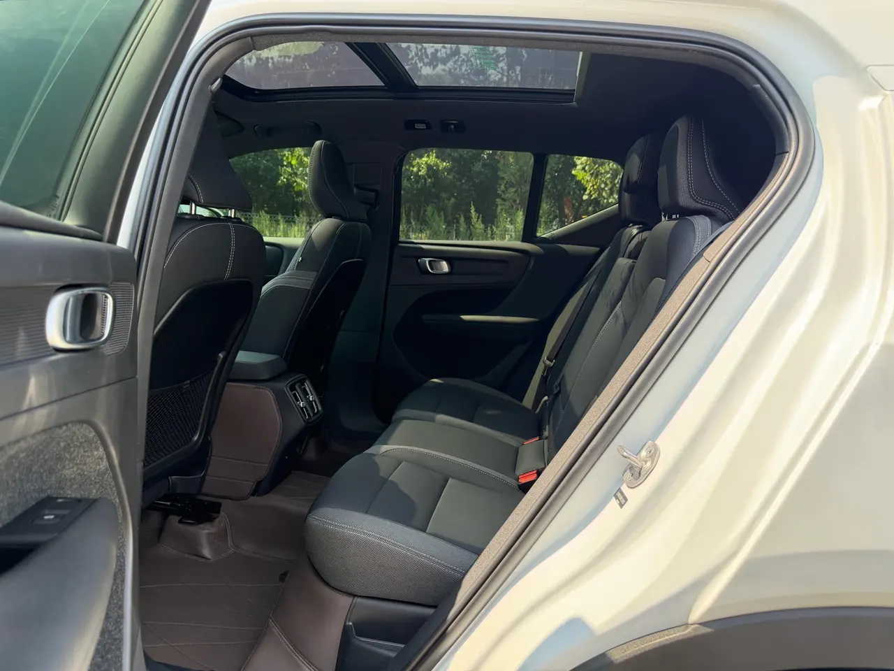 Volvo 2024 XC40 48V 2.0T B3 Zhiyuan Deluxe Edition Automatic Gear 5