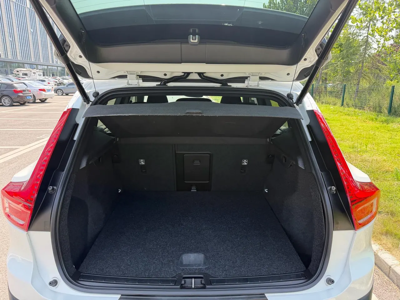 Volvo 2024 XC40 48V 2.0T B3 Zhiyuan Deluxe Edition Automatic Gear 9