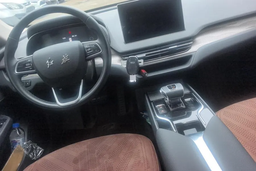 HongQi 2024 E-QM 5 450km Travel Edition Automatic Gear 4