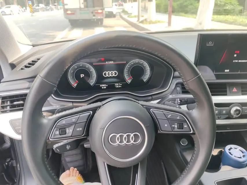Audi 2020 A4L 2.0TFSI 40TFSI Fashion Dynamic Automatic 5