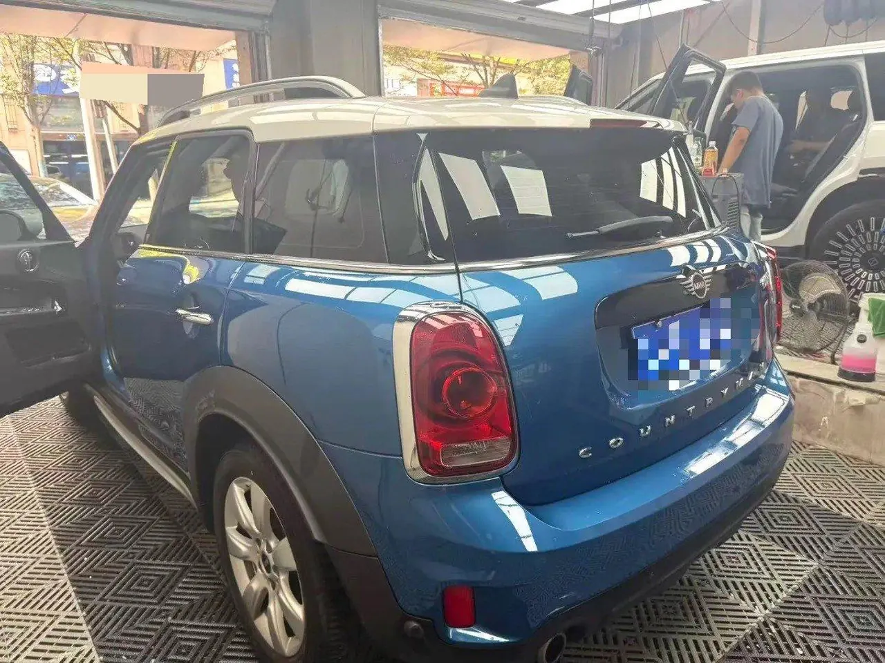 MINI Countryman (Imported) 2021 Cooper Countryman 1.5T Connoisseur Automatic Gear 5