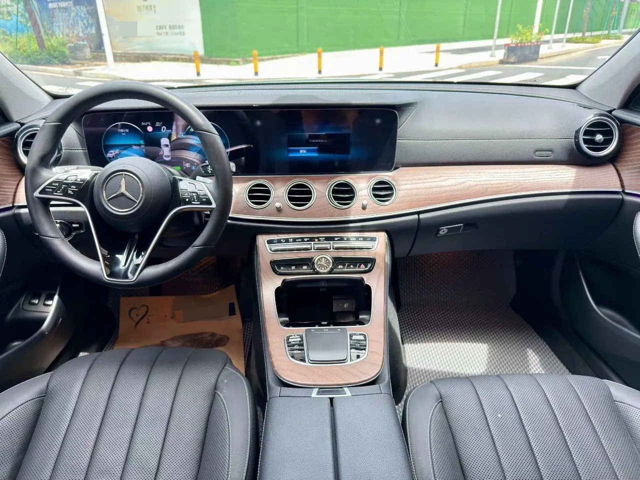 Mercedes Benz Class E New Energy 2021 E 350 e L 2.0T Automatic Gear 4
