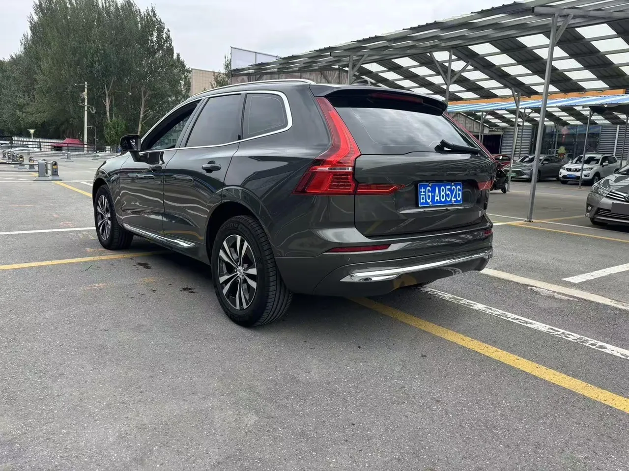 Volvo 2022 XC60 48V 2.0T B5 4-wheel-drive Zhiyi Deluxe Edition Automatic Gear 8