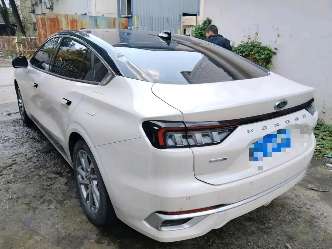 Ford 2022 Mondeo 2.0T EcoBoost 245 Luxury (Modified) Automatic Gear 3