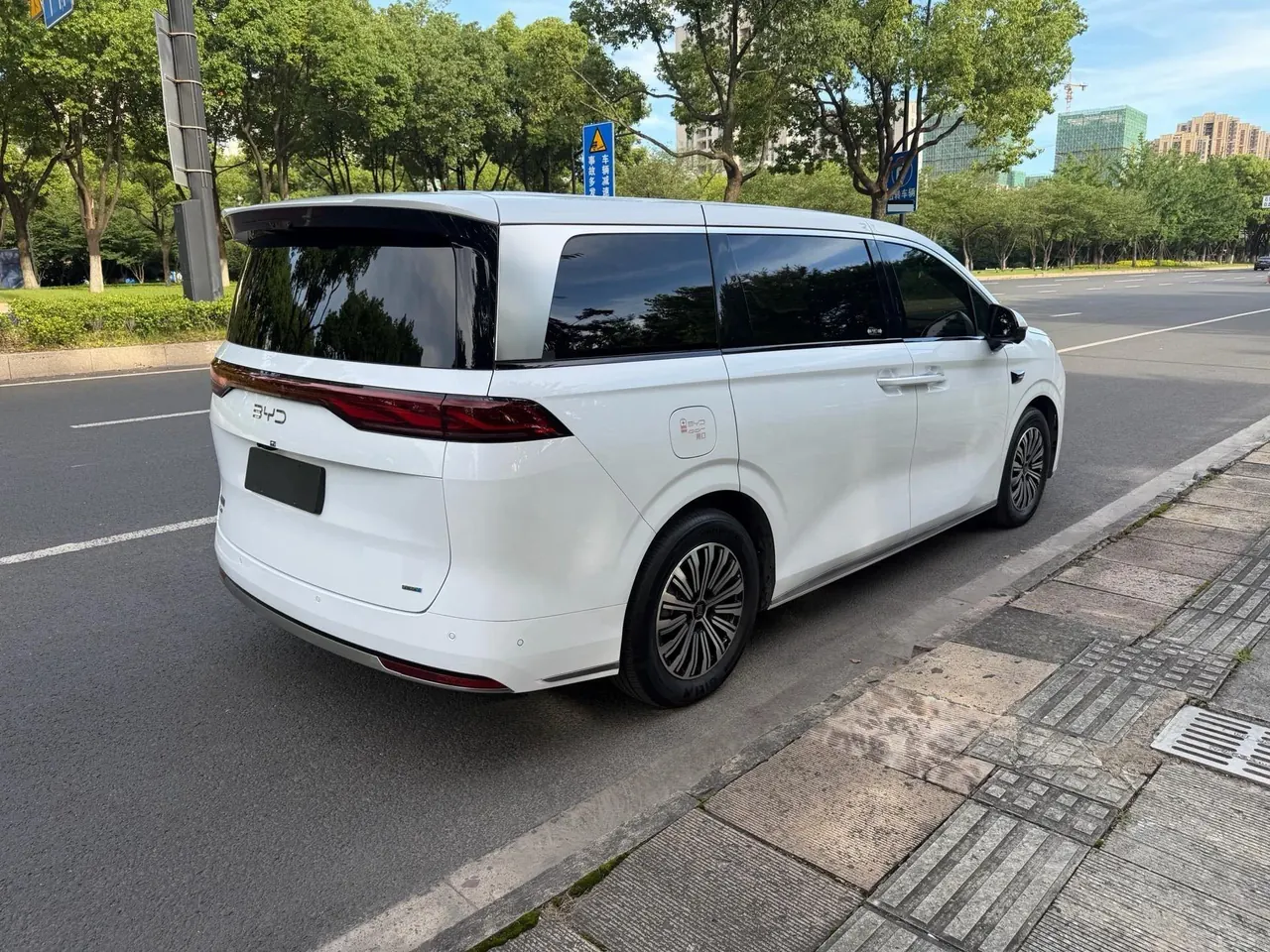 BYD 2025 summer DM-i 1.5T stepless 100km Exceed automatic gear 2