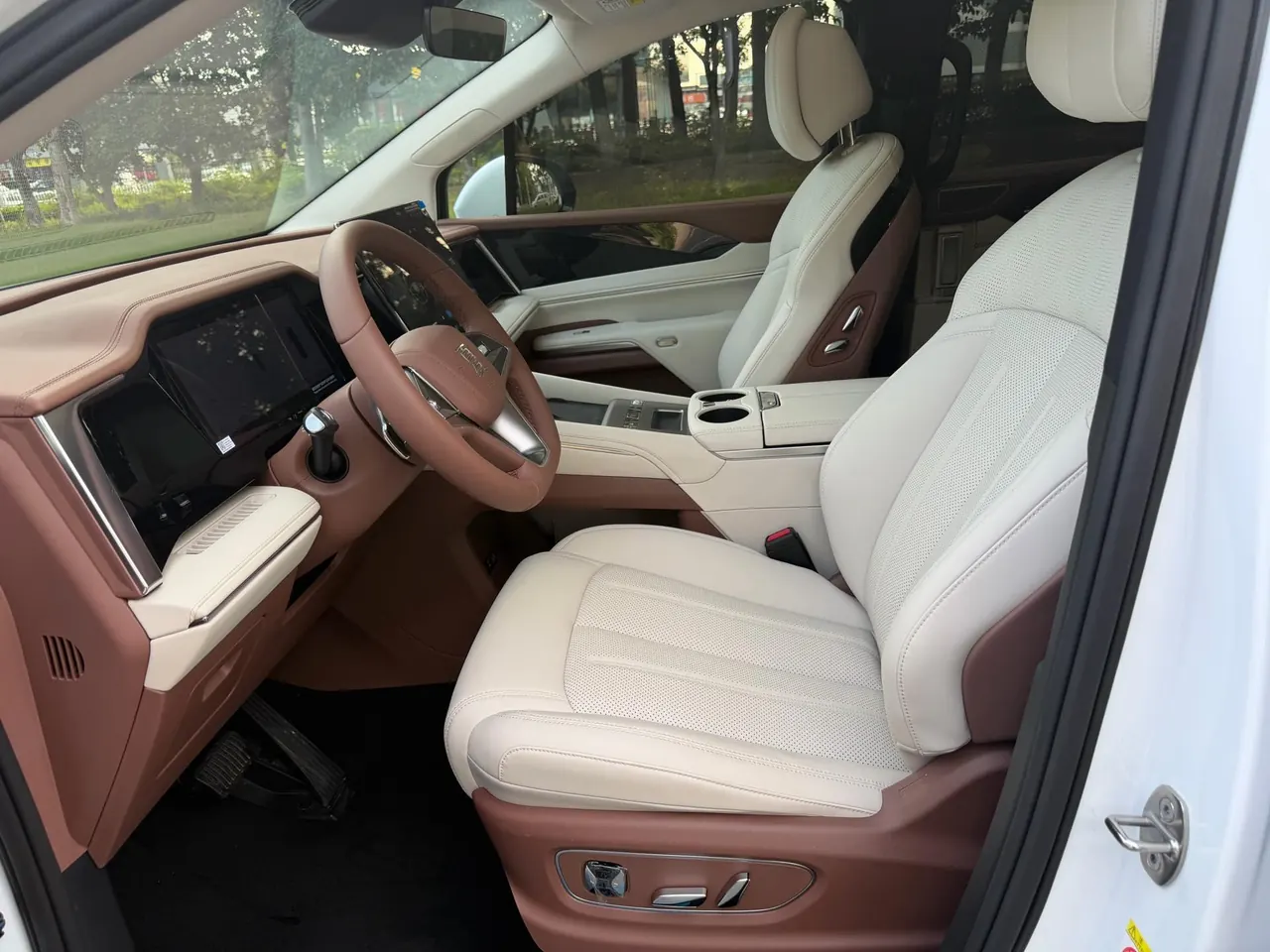 BYD 2025 summer DM-i 1.5T stepless 100km Exceed automatic gear 4