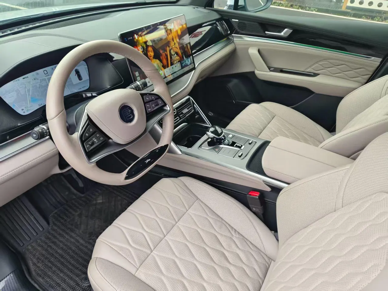BYD Tang New Energy 2024 Tang DM-i 1.5T Stepless Glory Edition 112KM Honorable Automatic Gear 13
