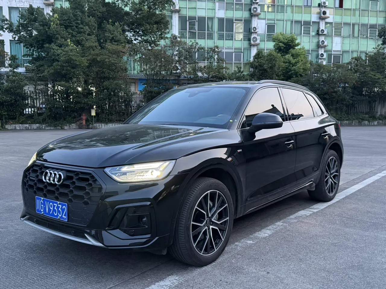 Audi 2026 Q5L 2.0TFSI 40TFSI 45th Anniversary Collection Edition Quattro Deluxe Dynamic Automatic - View 1