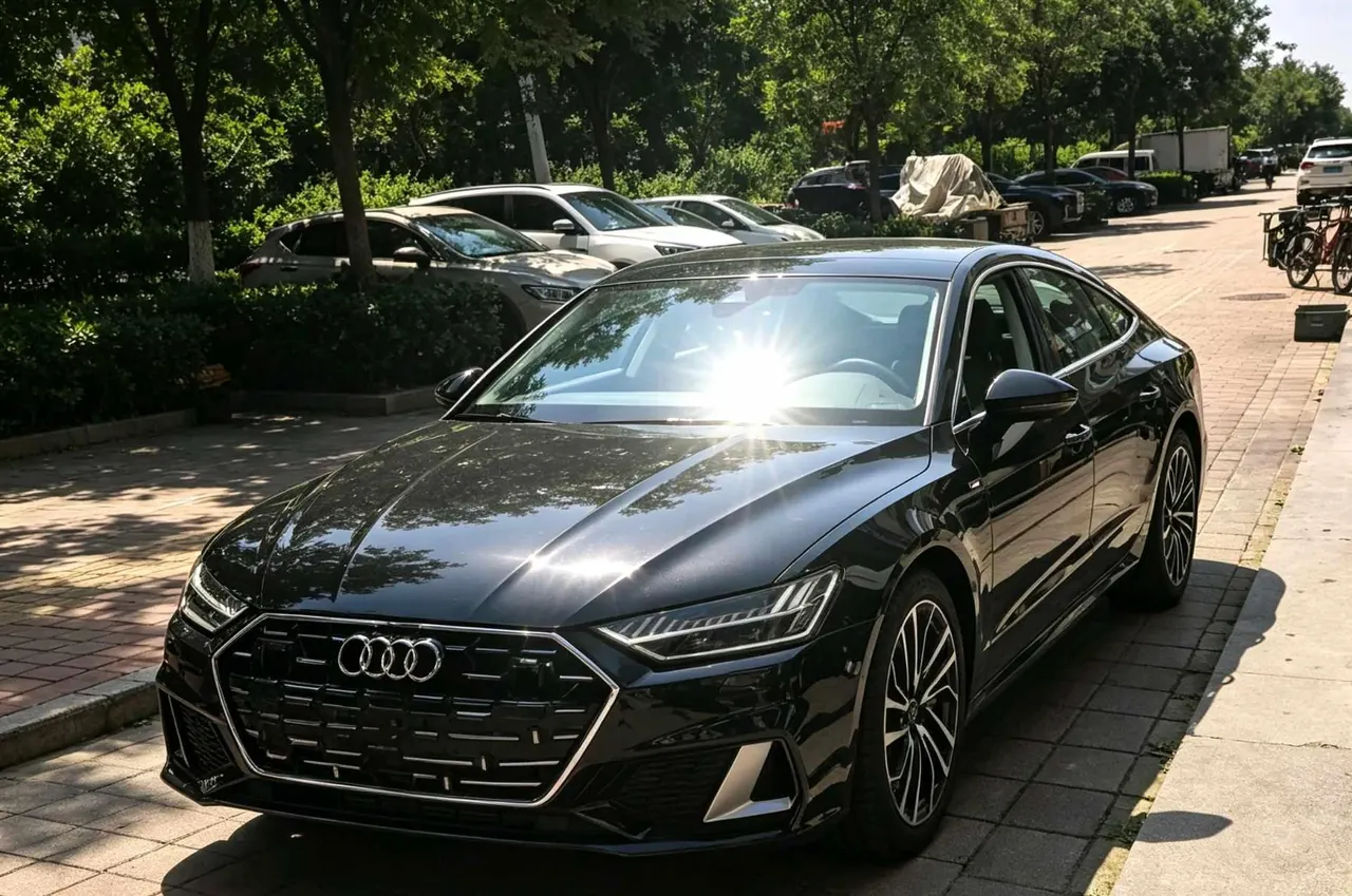 Open image lightbox: Audi 2025 A7L 2.0TFSI 45TFSI Luxury Automatic