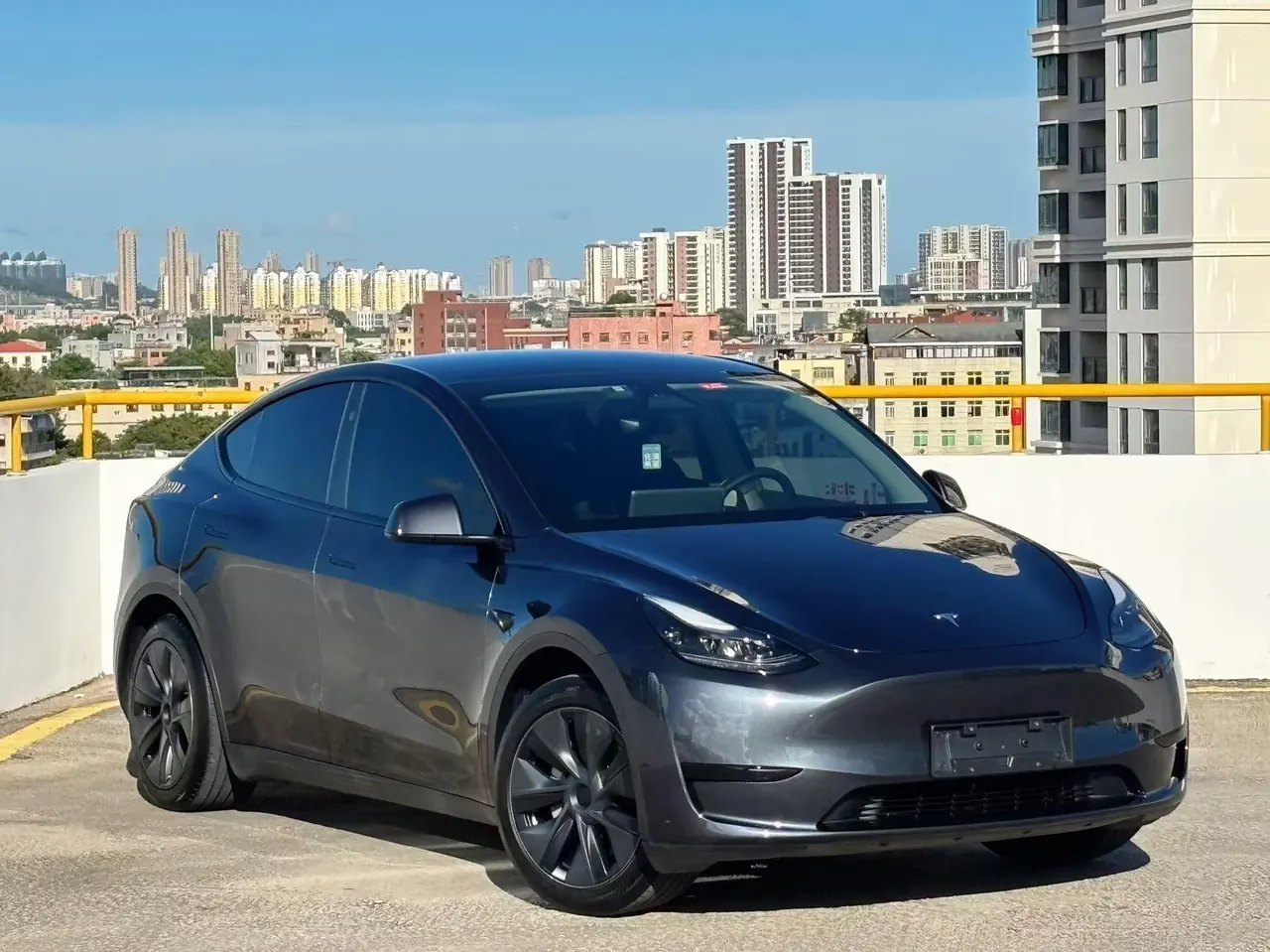 Tesla 2024 Model Y rear-wheel drive version automatic transmission 3