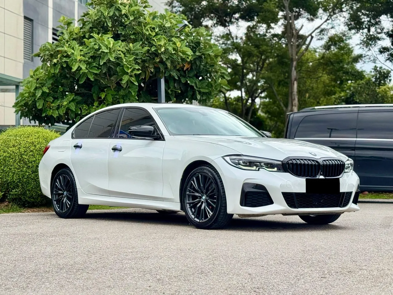 BMW 3 Series 2020 325i 2.0T M Sports Obsidian Night Edition Automatic Gear 2