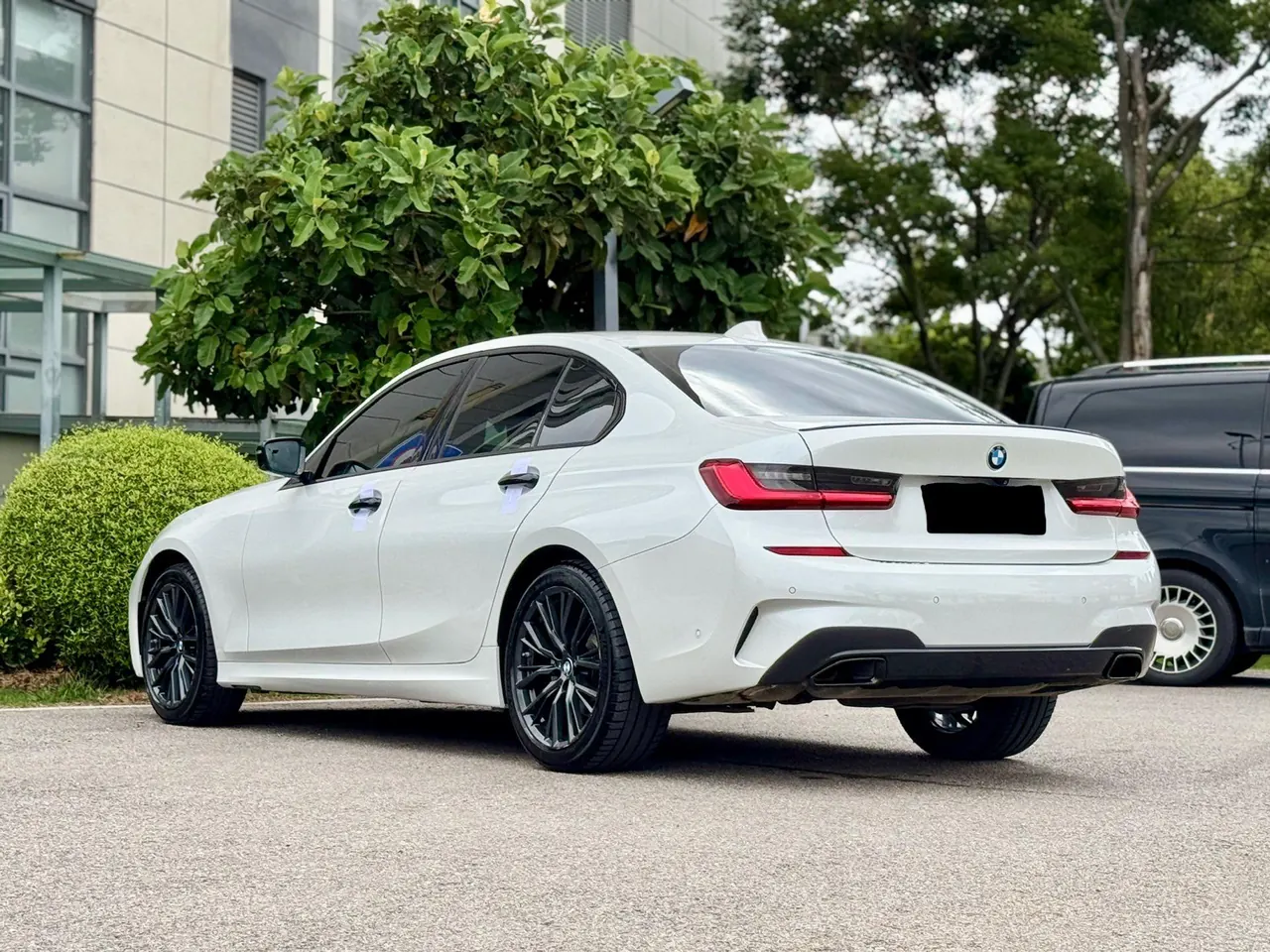 BMW 3 Series 2020 325i 2.0T M Sports Obsidian Night Edition Automatic Gear 5