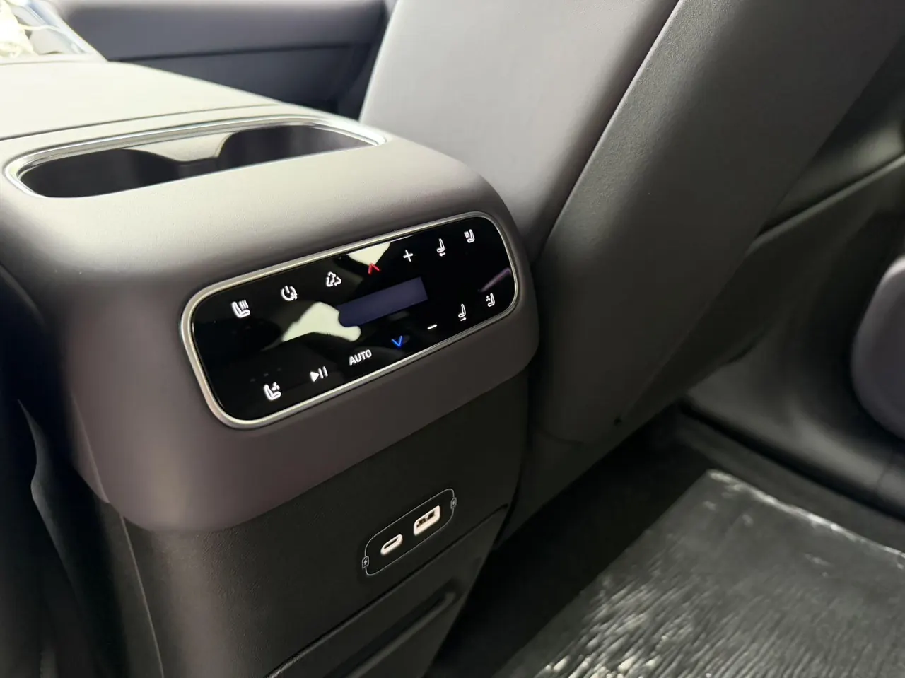 Leapmotor 2026 C 16 630 Laser Radar Edition 6-seat Automatic Gear 6