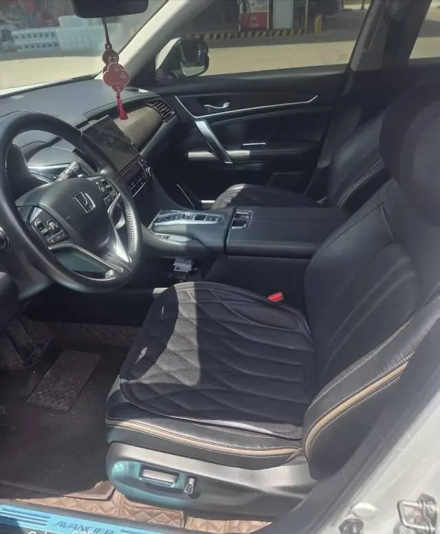 Honda 2020 Crown Road 2.0T 370TURBO Two-Drive Deluxe Automatic Gear 5