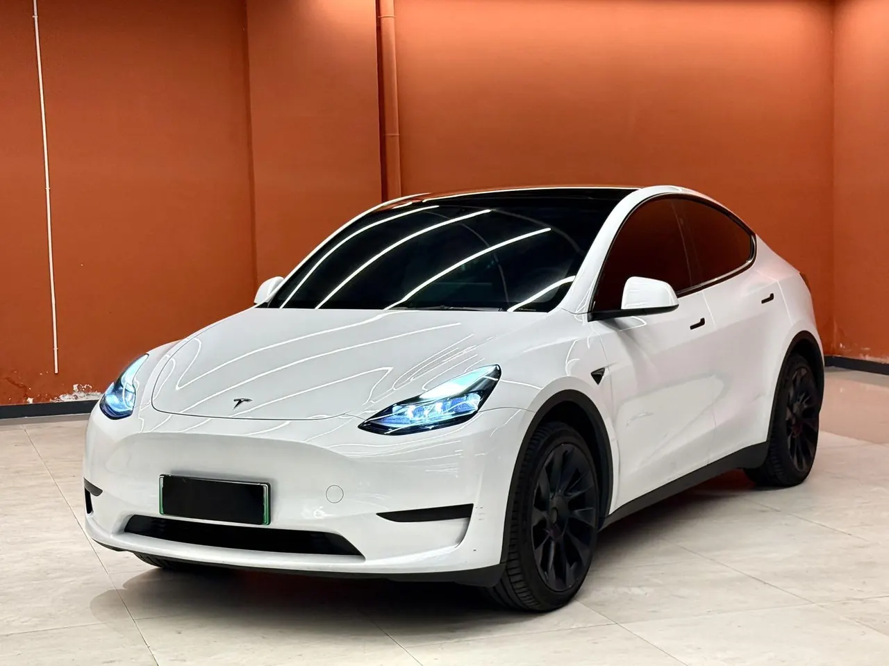 Tesla 2024 Model Y rear-wheel drive version automatic transmission - View 1