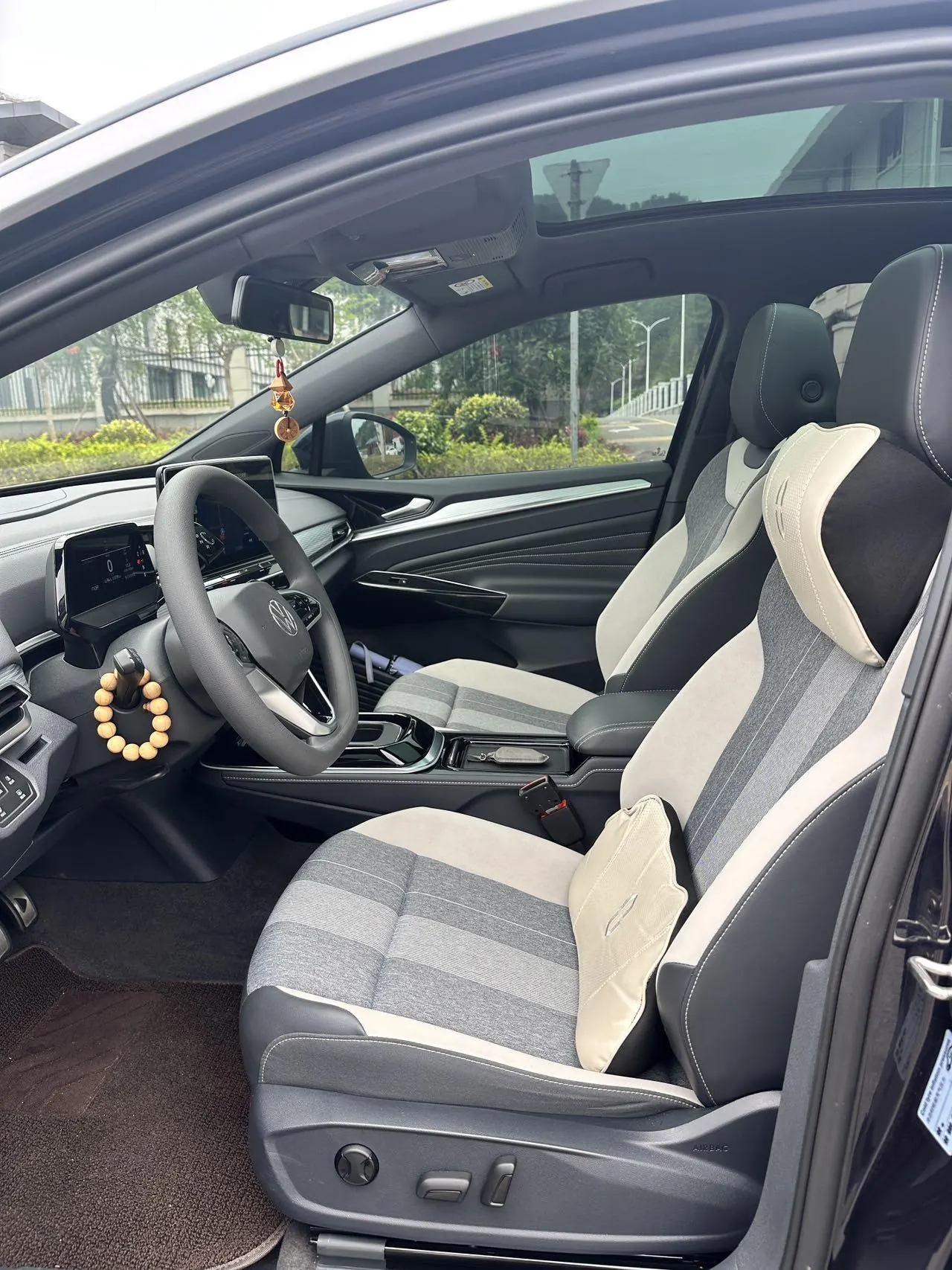 Volkswagen 2024 ID. 4 CROZZ Pure Limited Edition Automatic Transmission 5