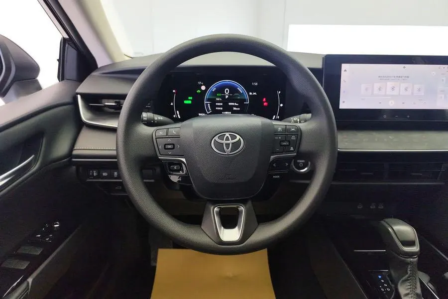 Toyota 2024 Camry Dual Engine 2.0HE Stepless Elite Automatic Gear 3