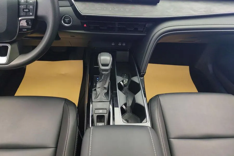 Toyota 2024 Camry Dual Engine 2.0HE Stepless Elite Automatic Gear 4
