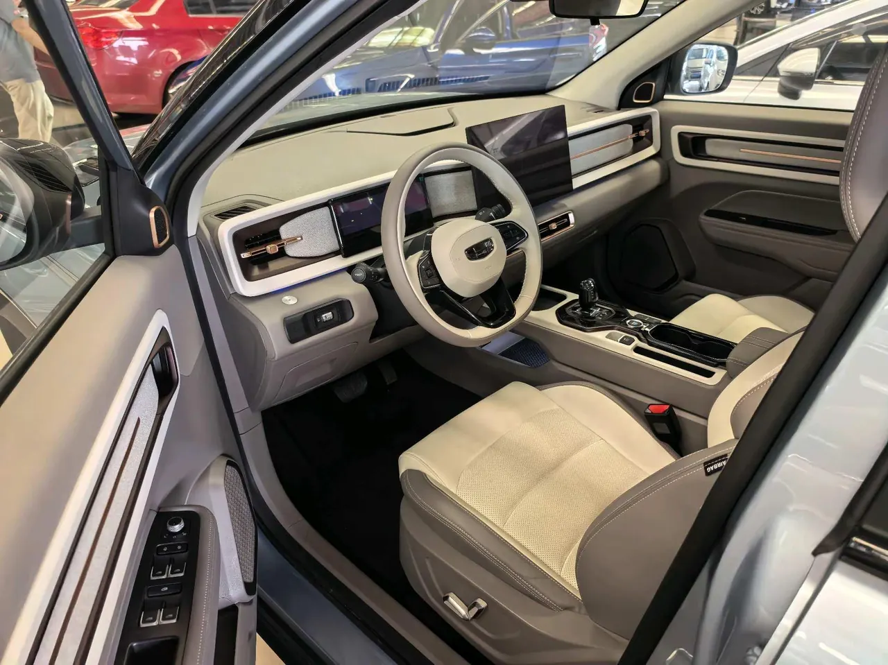 Geely 2026 model Icon 1.5TD Chocolate Elegant Edition, automatic transmission 3
