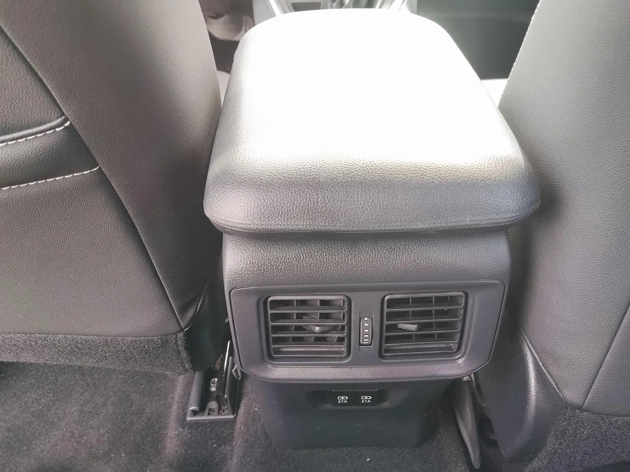 Toyota 2020 RAV4 Rongbo 2.0 Stepless Two-Drive Fashion Edition Automatic Gear 17