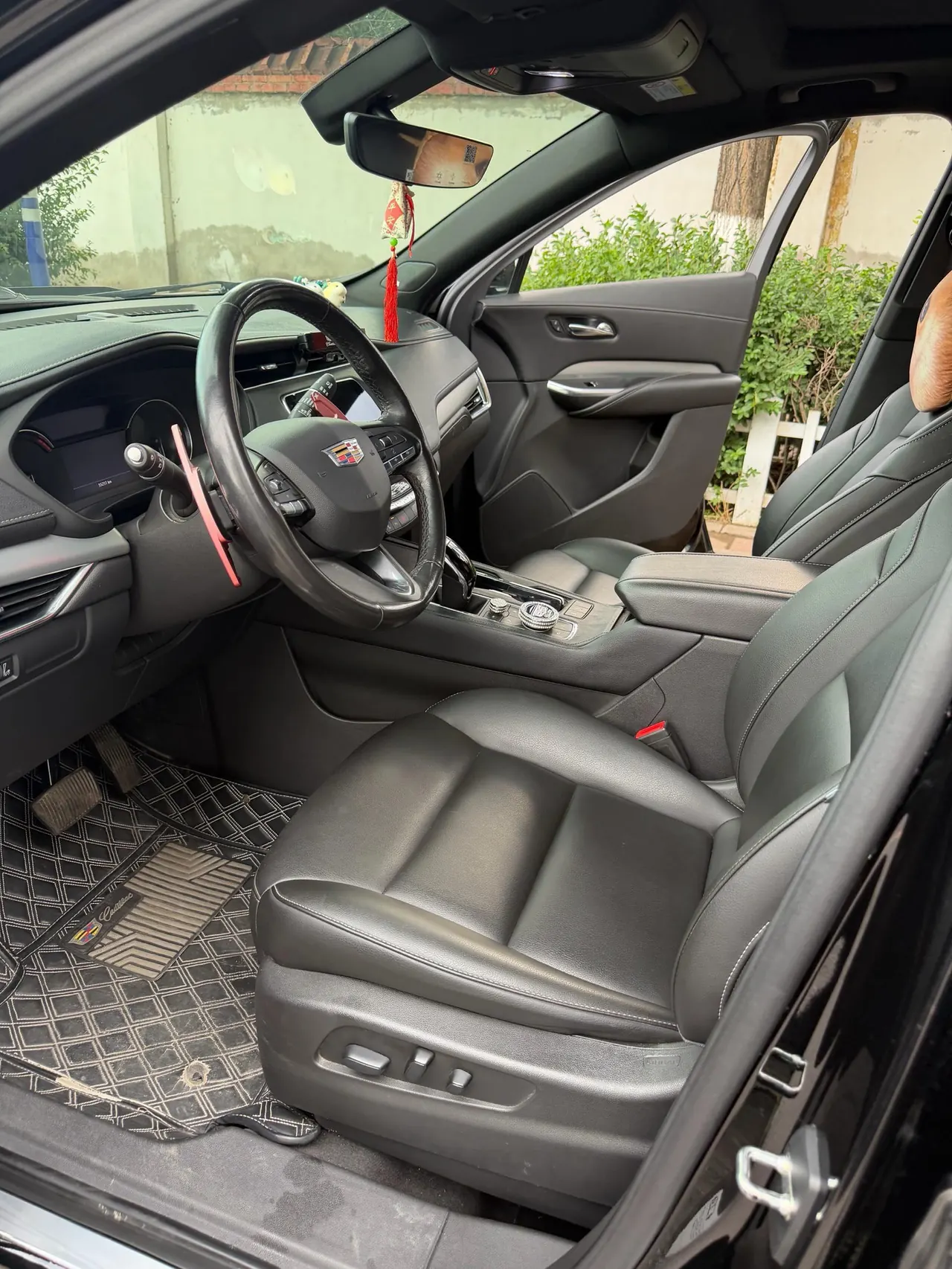 Cadillac 2020 XT4 2.0T 28T Two-Drive Leading Automatic Gear 4
