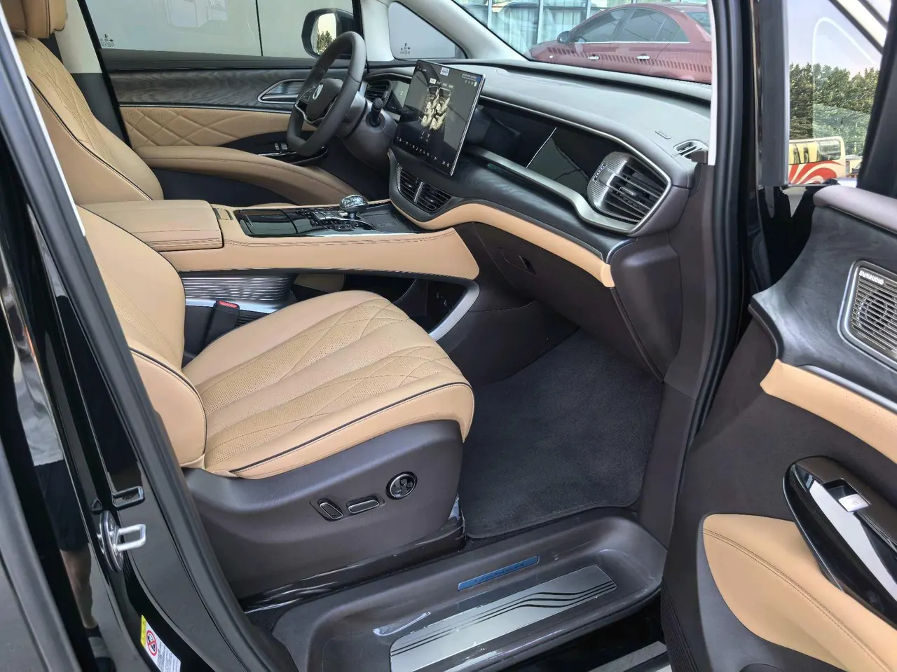 Denza 2024 Denza D9 DM-i 1.5T stepless 980 four-wheel drive distinguished automatic gear 11