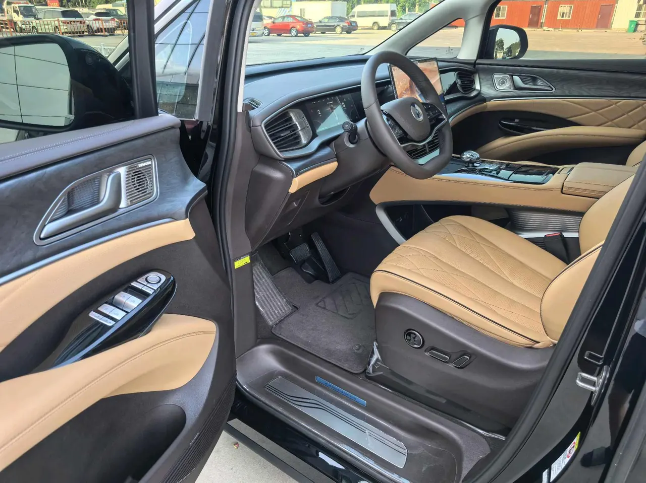 Denza 2024 Denza D9 DM-i 1.5T stepless 980 four-wheel drive distinguished automatic gear 9
