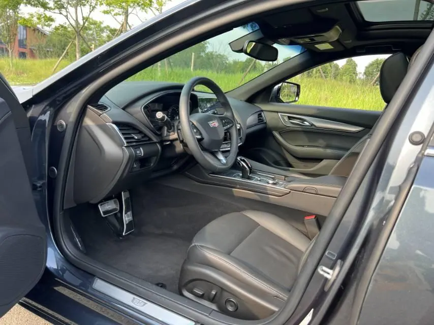 Cadillac 2022 CT5 2.0T 28T luxury automatic gear 10
