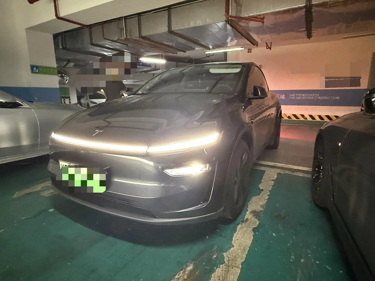 Open image lightbox: Tesla 2025 Model Y Rear Wheel Drive First Edition Automatic Transmission