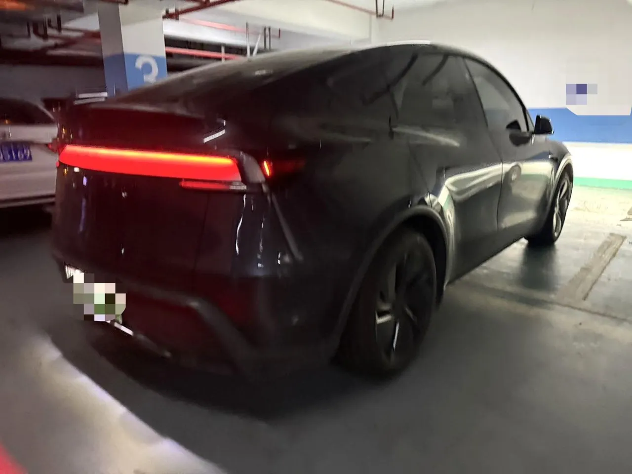 Tesla 2025 Model Y Rear Wheel Drive First Edition Automatic Transmission 4