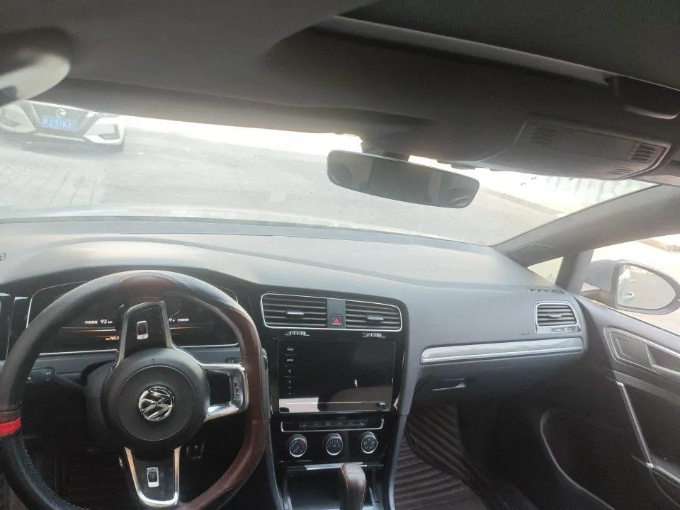 Volkswagen 2020 Golf 7 R-Line 1.4TSI 280TSI Beloved Edition Automatic 3