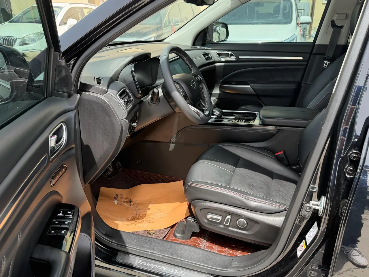 Chuanqi 2020 GS8 2.0T 390T Two-Drive Deluxe Zhilian Commemorative Edition Seven-seat Automatic Gear 4