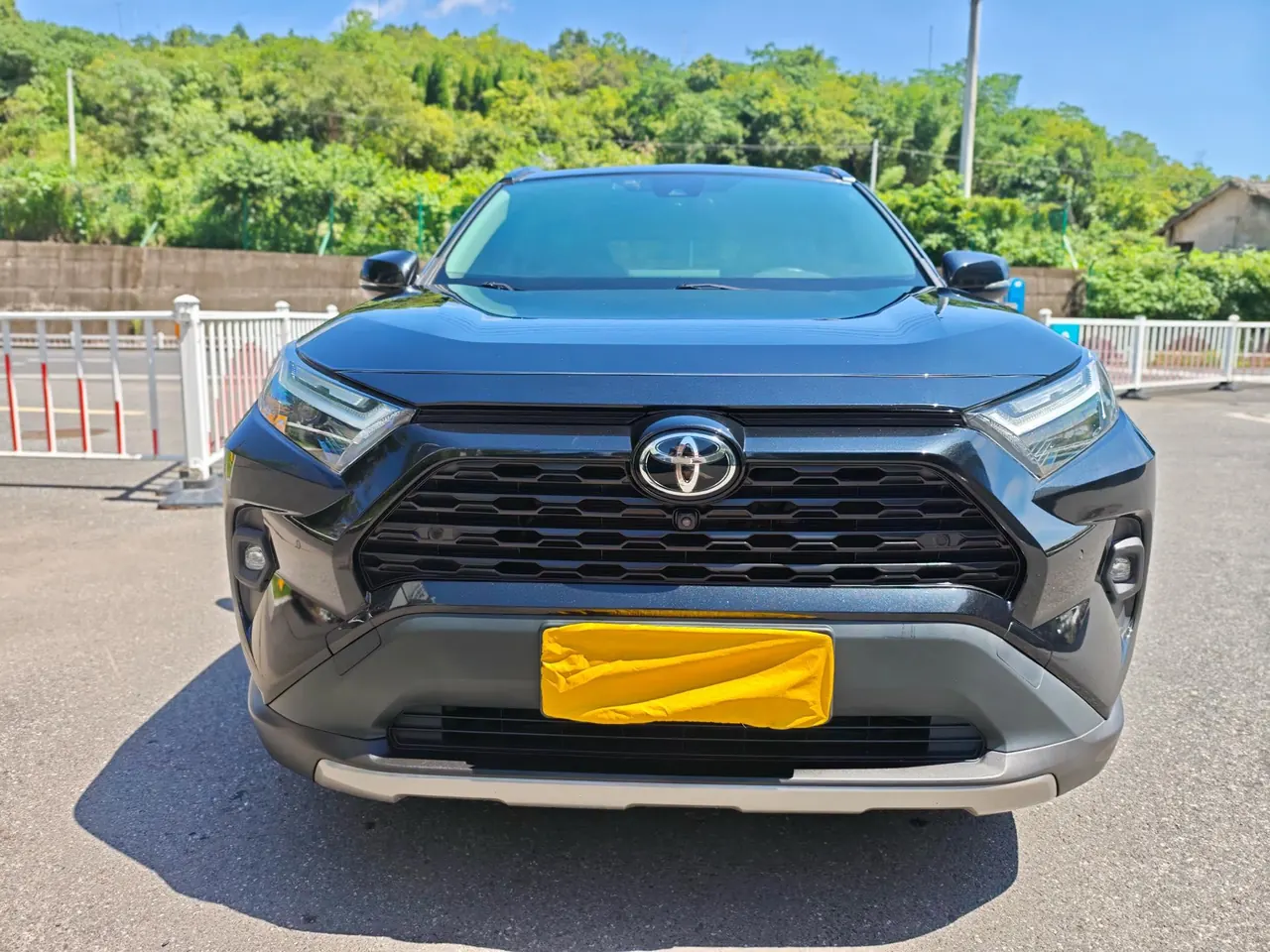Open image lightbox: Toyota 2023 RAV4 Rongbo 2.0 Stepless Two-Drive Fashion Plus Edition Automatic Gear