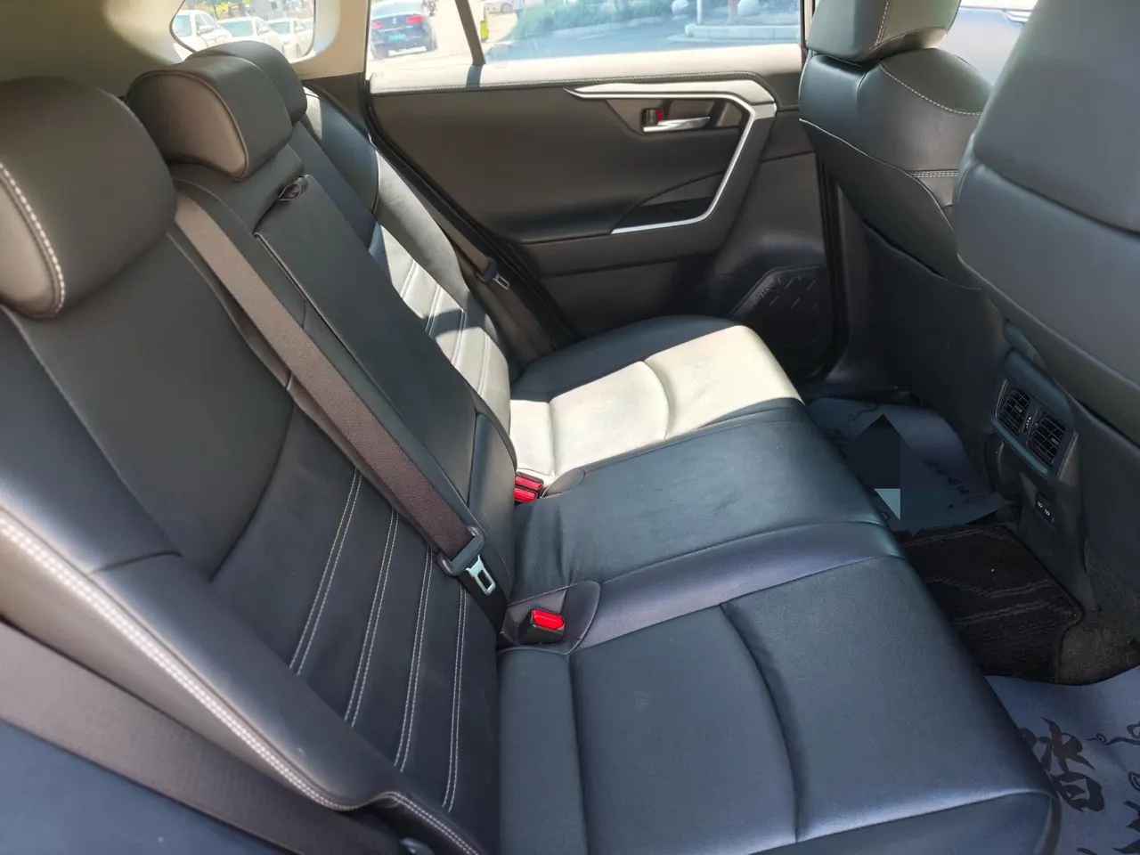 Toyota 2023 RAV4 Rongbo 2.0 Stepless Two-Drive Fashion Plus Edition Automatic Gear 13