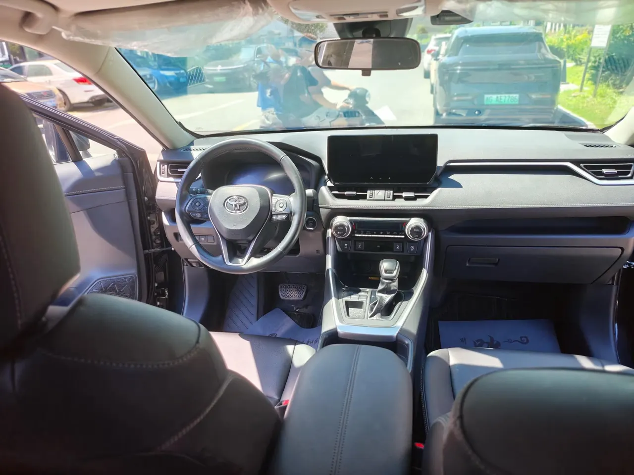 Toyota 2023 RAV4 Rongbo 2.0 Stepless Two-Drive Fashion Plus Edition Automatic Gear 14