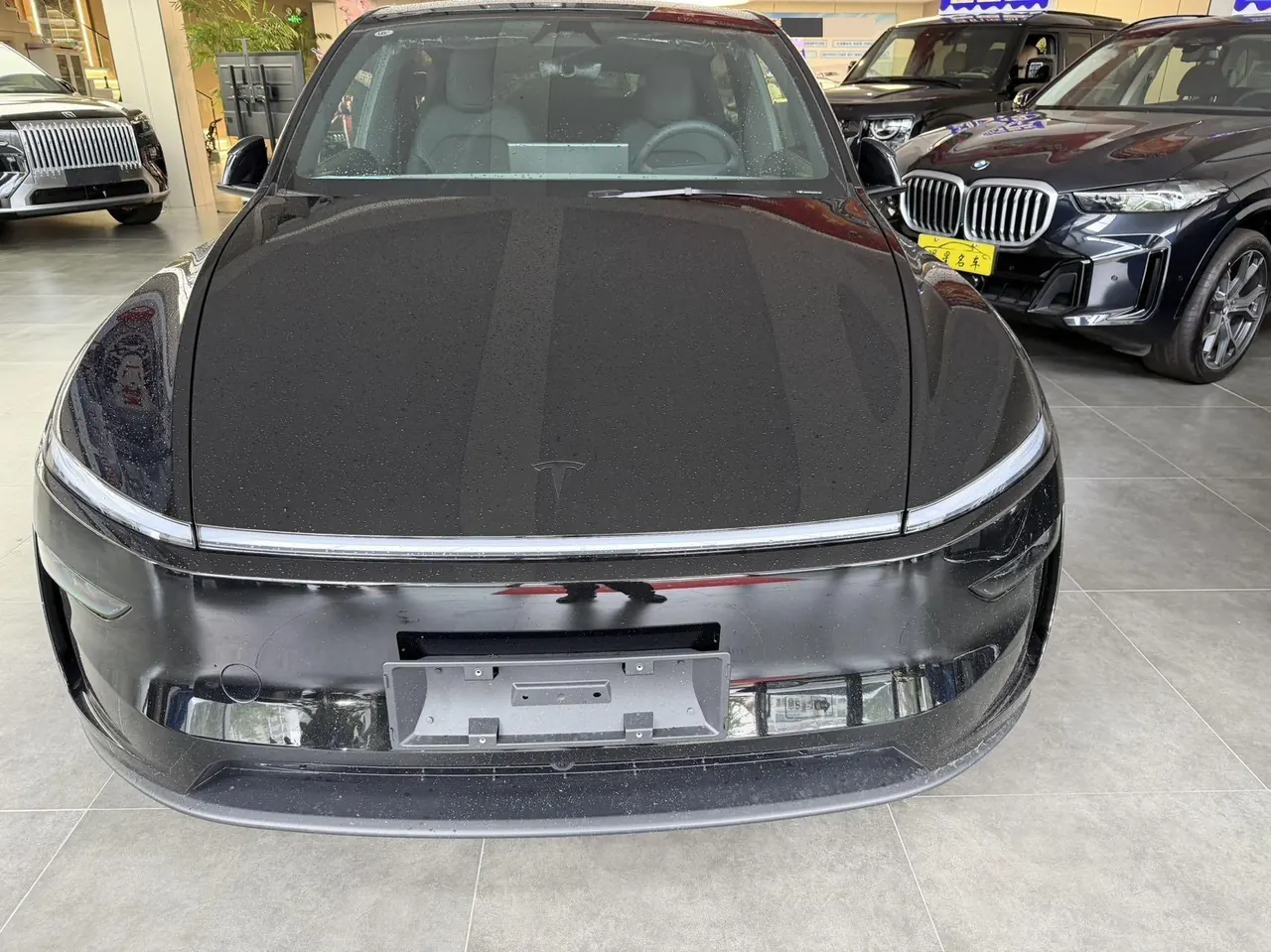 Tesla 2026 Model Y Rear-Wheel-Drive Automatic 2