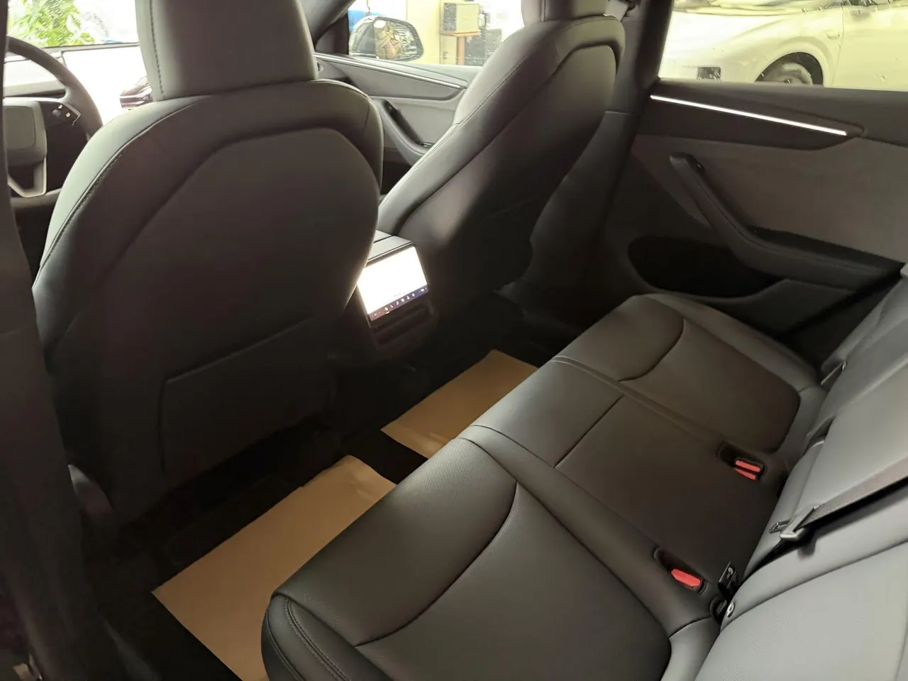 Tesla 2026 Model Y Rear-Wheel-Drive Automatic 4