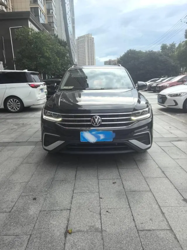 Volkswagen 2022 Tiguan L 2.0TSI 330TSI Two-Drive Smart Edition Automatic Gear 3