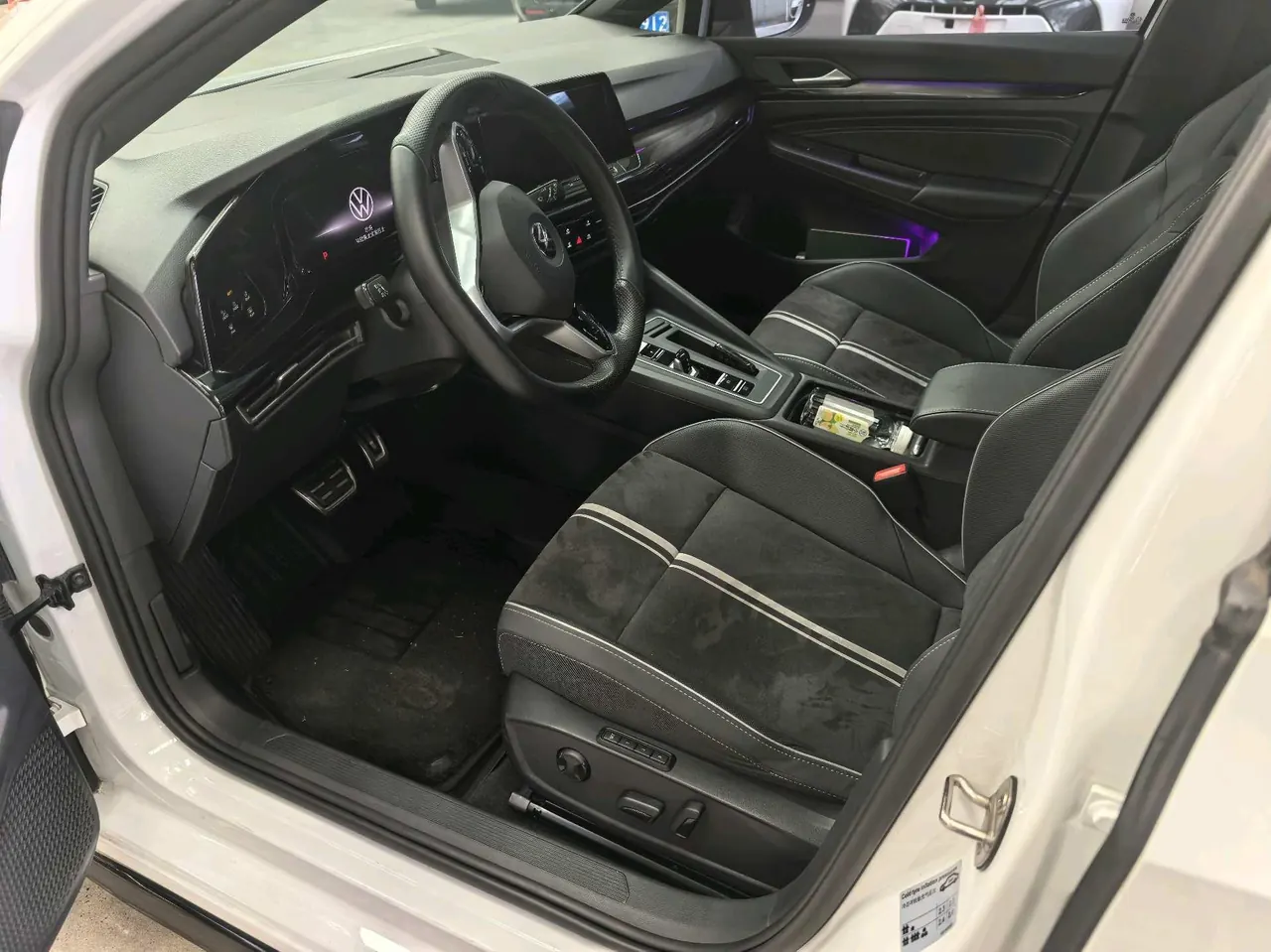 Volkswagen 2023 Golf 8 R-Line 1.4TSI 280TSI Automatic 3